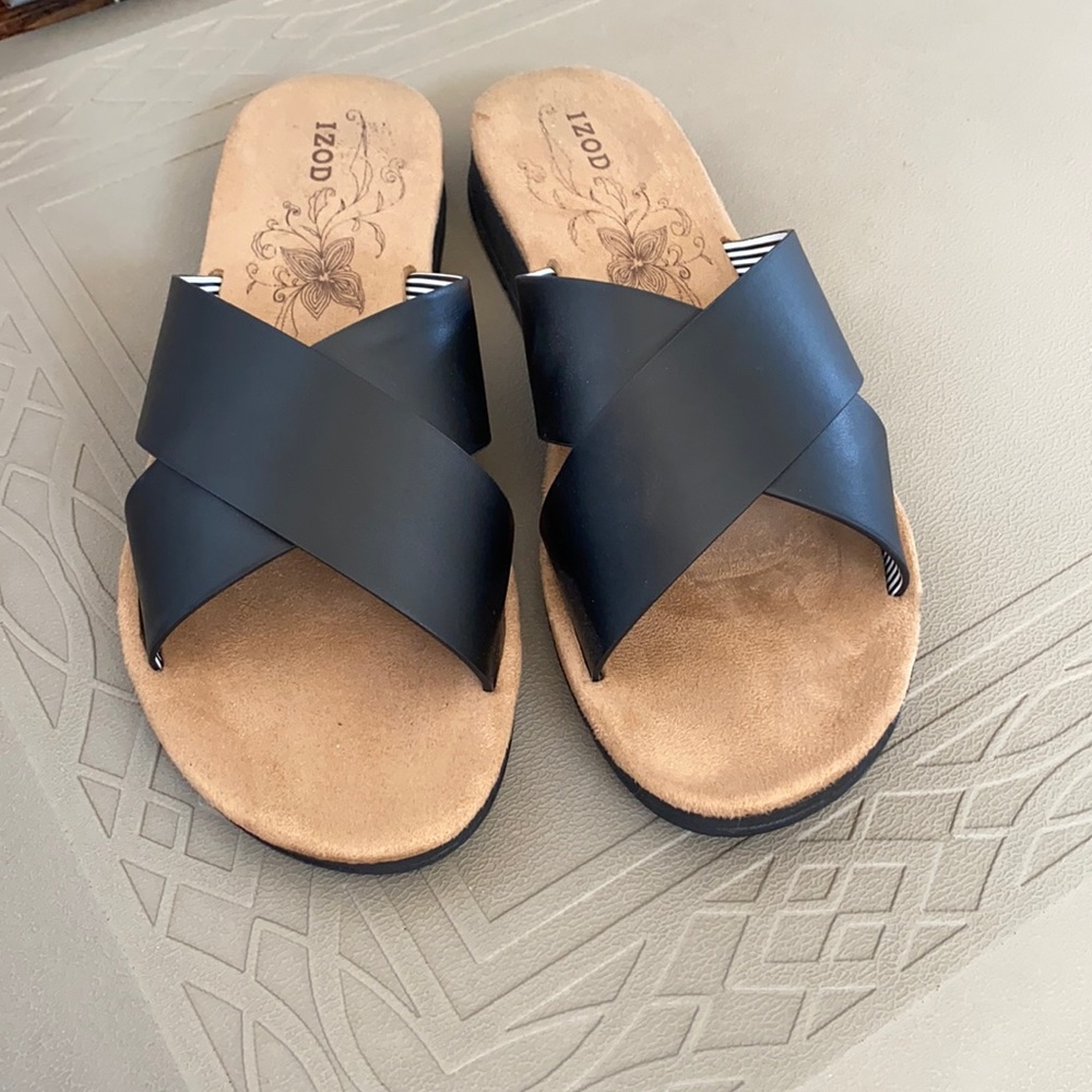 Izod women’s sandals